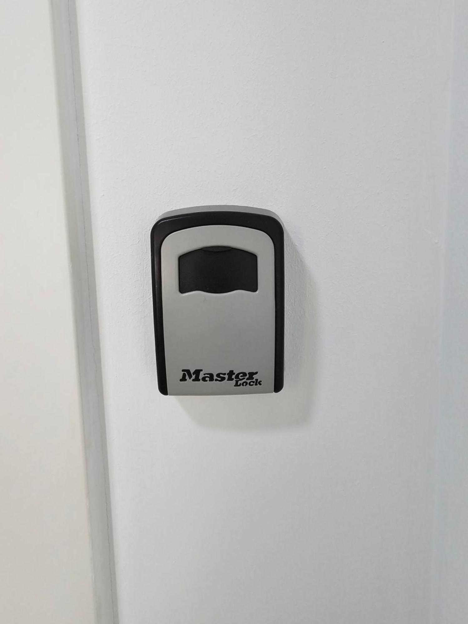 Magnet Residence Condo 2 Self Check In Тирана Экстерьер фото